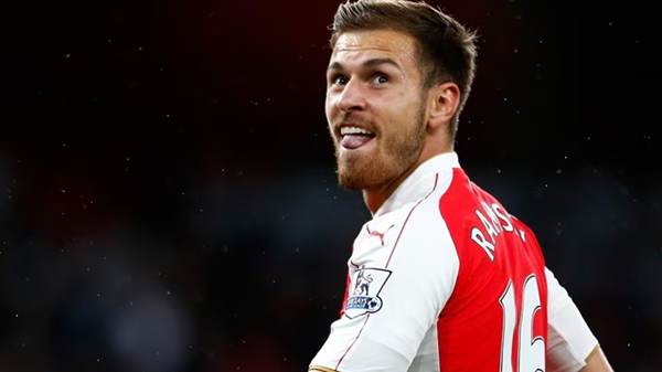 Aaron Ramsey: Chuyện chưa kể về lời mời từ Sir Alex Ferguson và quyết định định mệnh với Arsenal
